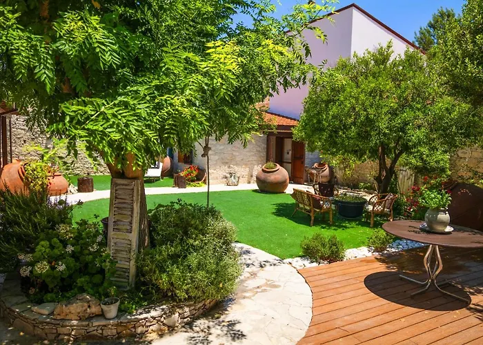 Listed In Laneia * Lania