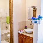 Listed In Laneia Βίλα